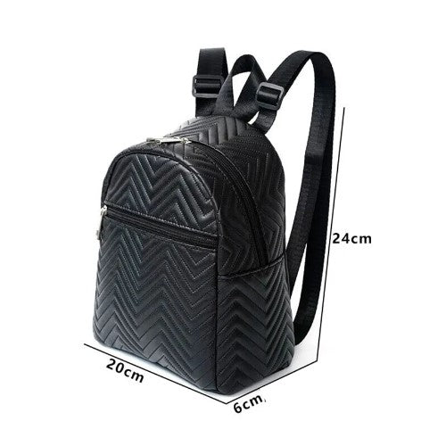 mini-mochila-negra-acolchada-para-mujer-patron-chevron-carteras-la-borsetta-tienda-online-chile