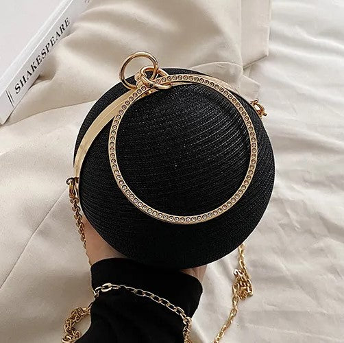 foto-mini-cartera-de-fiesta-redonda-black-brillos-con-cadena-500x500px