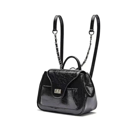 mini-mochila-para-mujer-negra-con-cadena