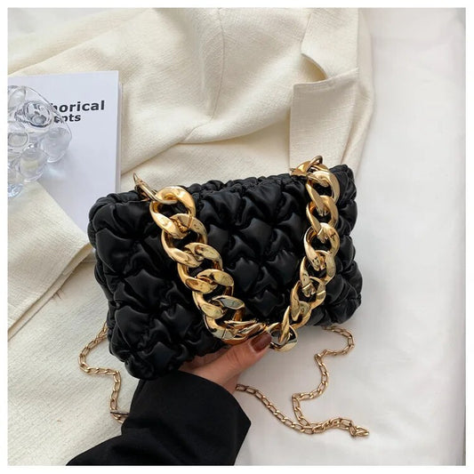 Cartera de Mano | Negra con cadena dorada