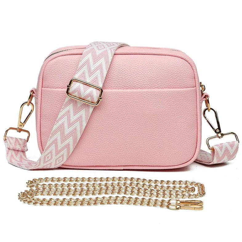 bandolera-ecocuero-rosado-con-cadena-para-mujer-786x786px
